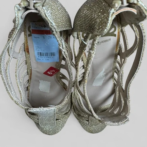 🔥CLEAR OUT🔥 Fergalicious by Fergie Gold Hattie Heels - Picture 5 of 9